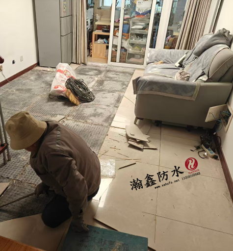 地砖空鼓别纠结，三四个小时换地板，以后再不烦(图2)