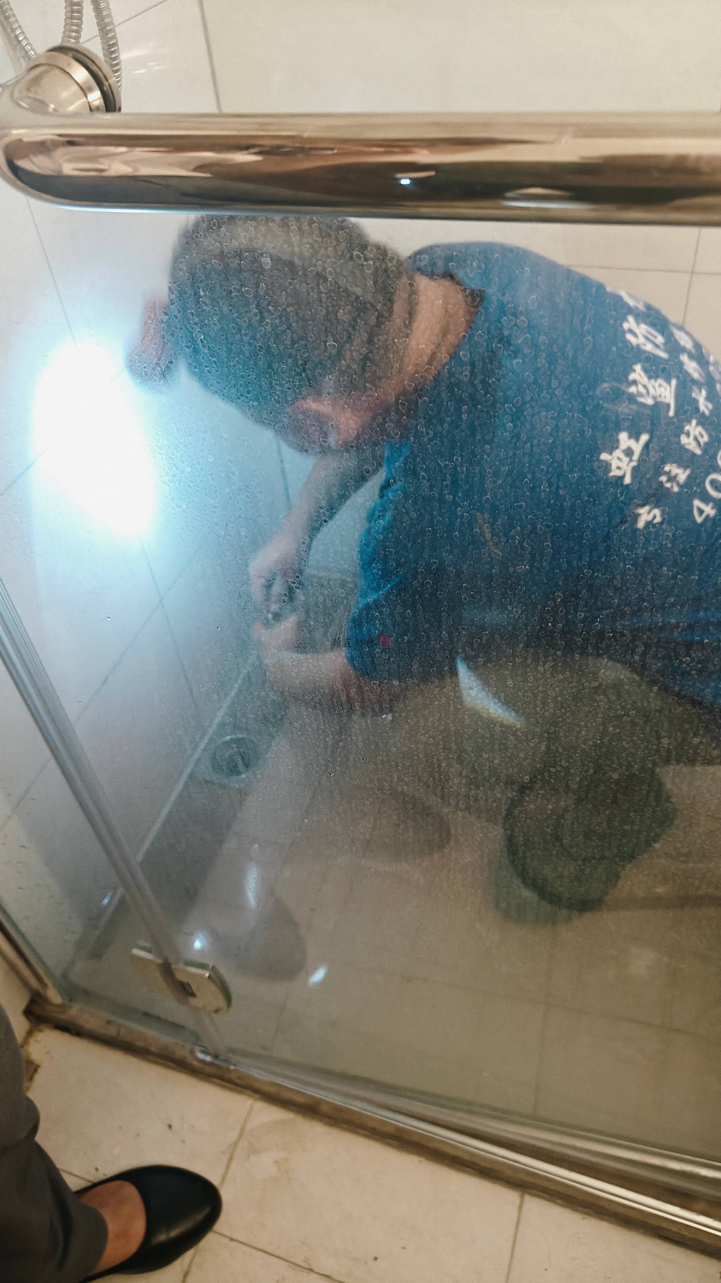 卫生间铺的石材漏水怎么修?水固化和密实性聚合物防水胶浆,区别在哪?(图2) 卫生间铺的石材漏水怎么修?水固化和密实性聚合物防水胶浆,区别在哪?(图2)