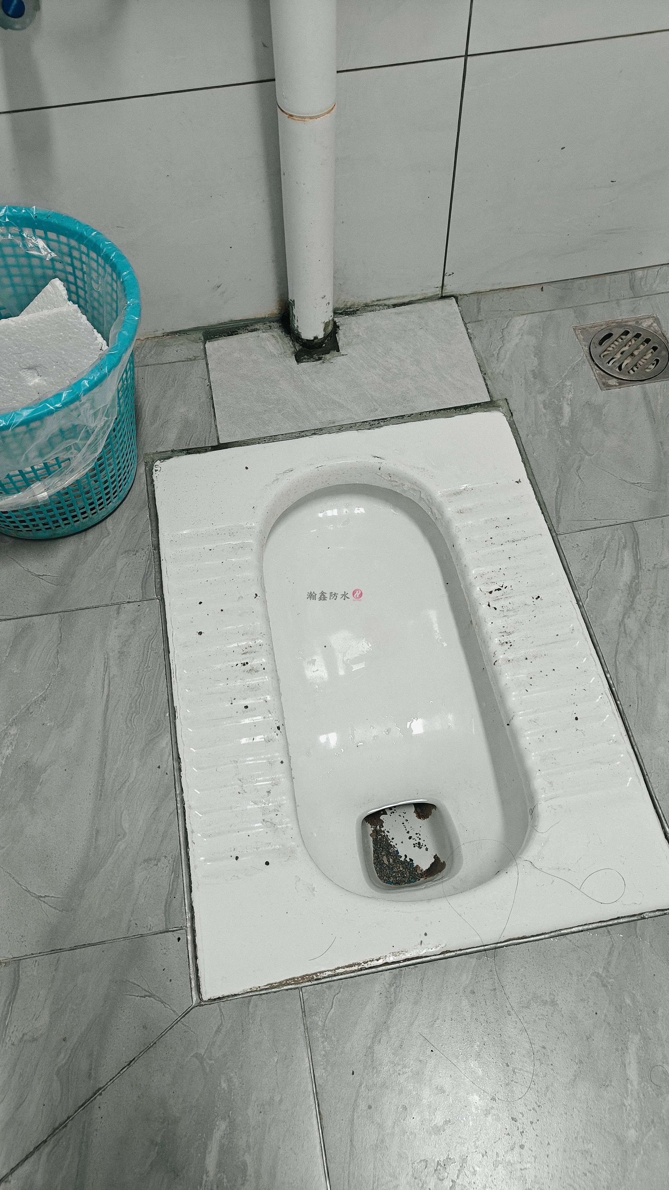 蹲便器漏水怎么修?光在表面做防水没用,得把整个问题看明白才能修好(图6) 蹲便器漏水怎么修?光在表面做防水没用,得把整个问题看明白才能修好(图6)